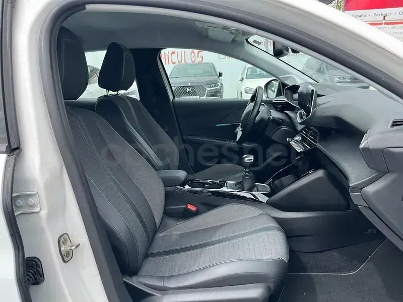 Usado Peugeot 208 Allure 100 CV (73 kW) 2020 Blanco Utilitario