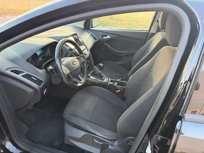 Usado Ford Focus Titanium 125 CV (91 kW) 2017 Azul Berlina