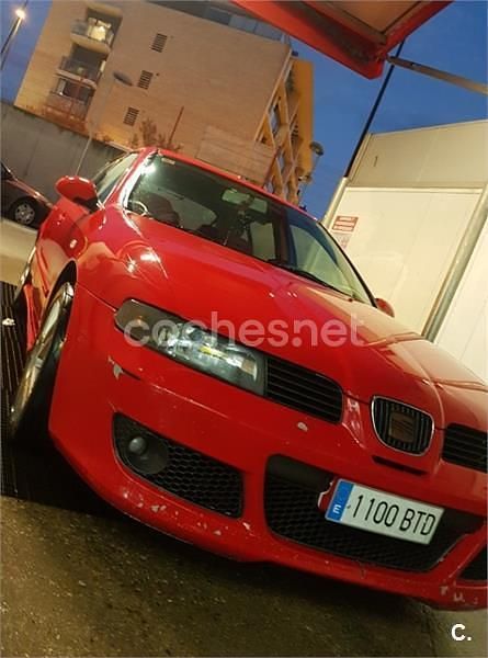 Usado Seat Leon 150 CV (110 kW) 2002 Rojo Berlina