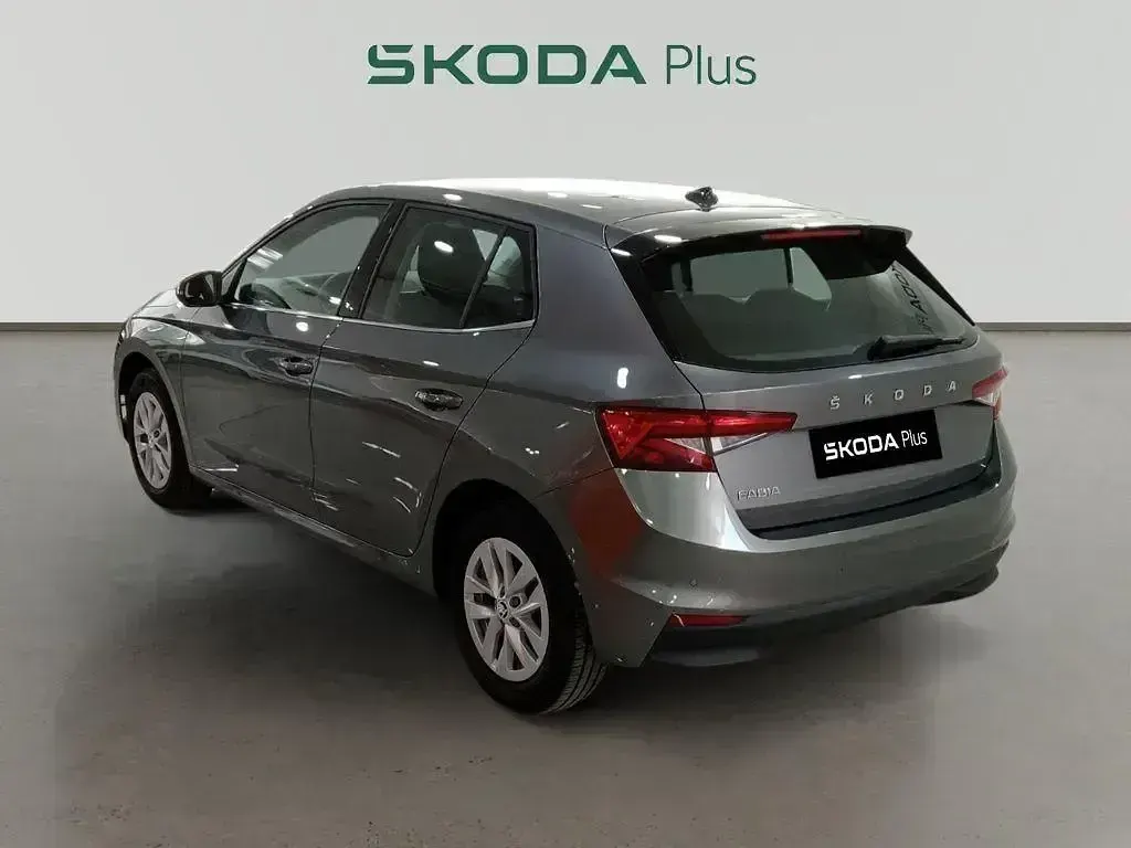 Usado Skoda Fabia Selection 115 CV (84 kW) 2025 Gris Utilitario