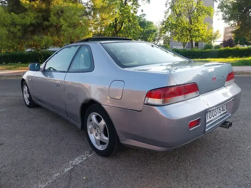 Usado Honda Prelude 134 CV (98 kW) 1999 Gris / plata Coupe