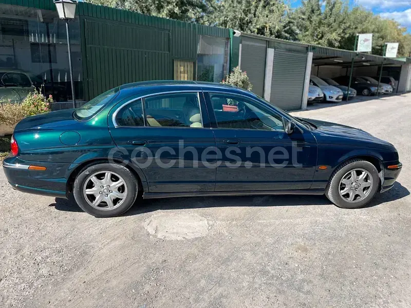 Usado Jaguar S-Type Executive 240 CV (176 kW) 1999 Verde Berlina