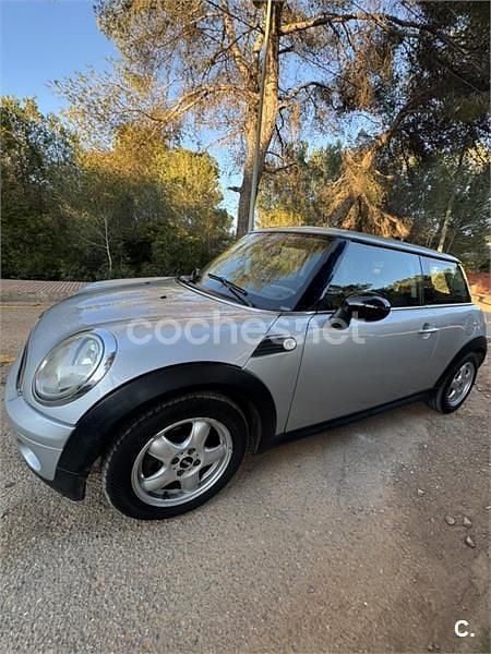 Usado Mini ONE 90 CV (66 kW) 2008 Gris / plata Utilitario