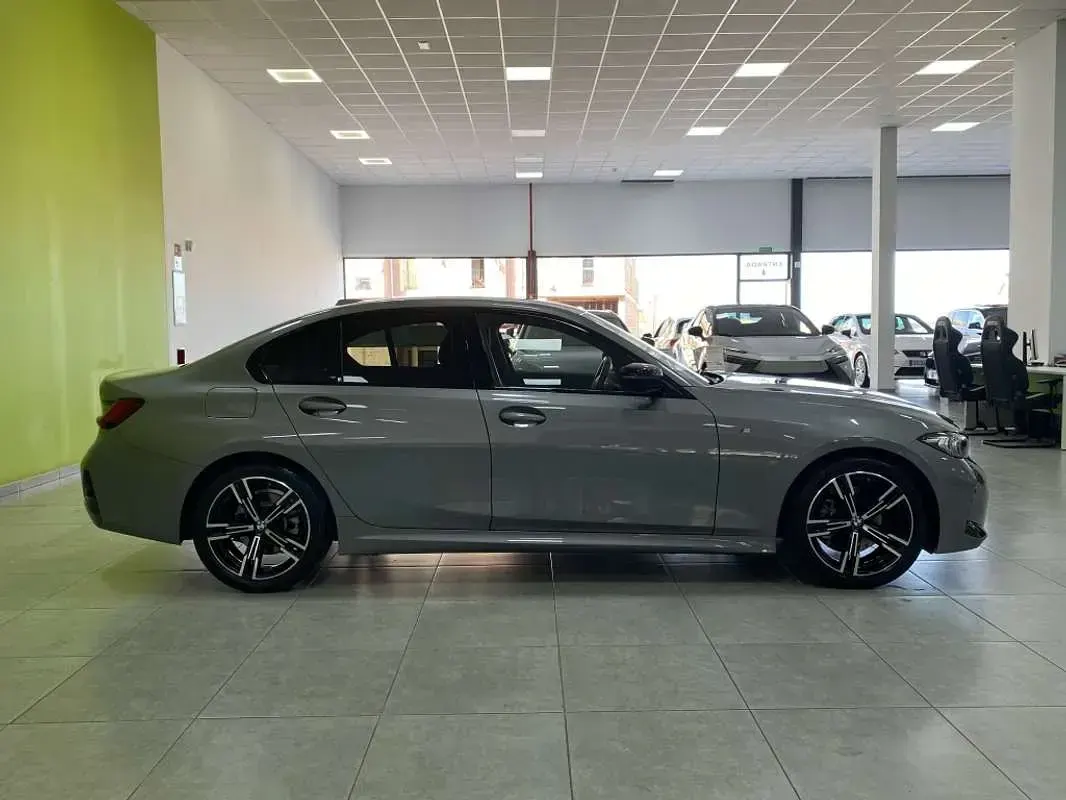 Usado BMW 318 M Sport 150 CV (110 kW) 2025 Gris Berlina