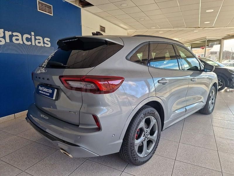 Usado Ford Kuga ST-Line X 243 CV (178 kW) 2024 Gris / plata SUV