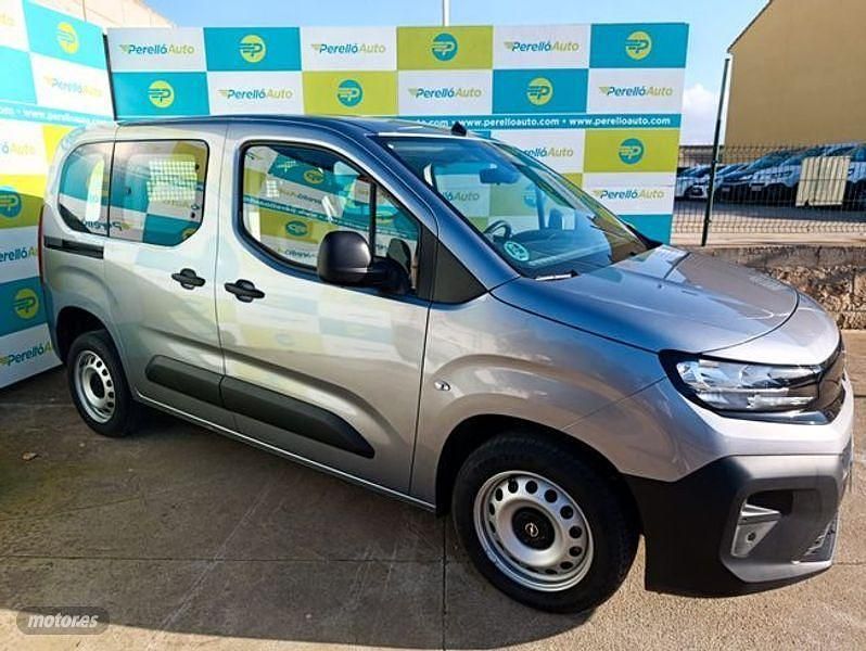 Usado Opel Combo Edition 100 CV (73 kW) 2025 Gris Monovolumen