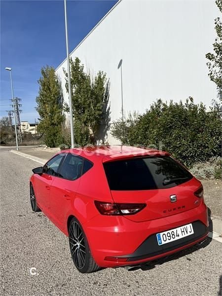 Käytetty Seat Leon CUPRA 265 HP (194 kW) 2014 Punainen Sedan