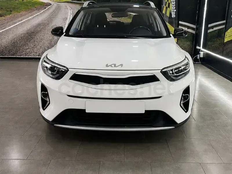 Usado Kia Stonic 100 CV (73 kW) 2023 Blanco SUV