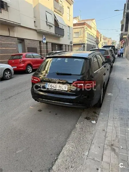 Usado Audi A4 136 CV (100 kW) 2012 Negro Familiar