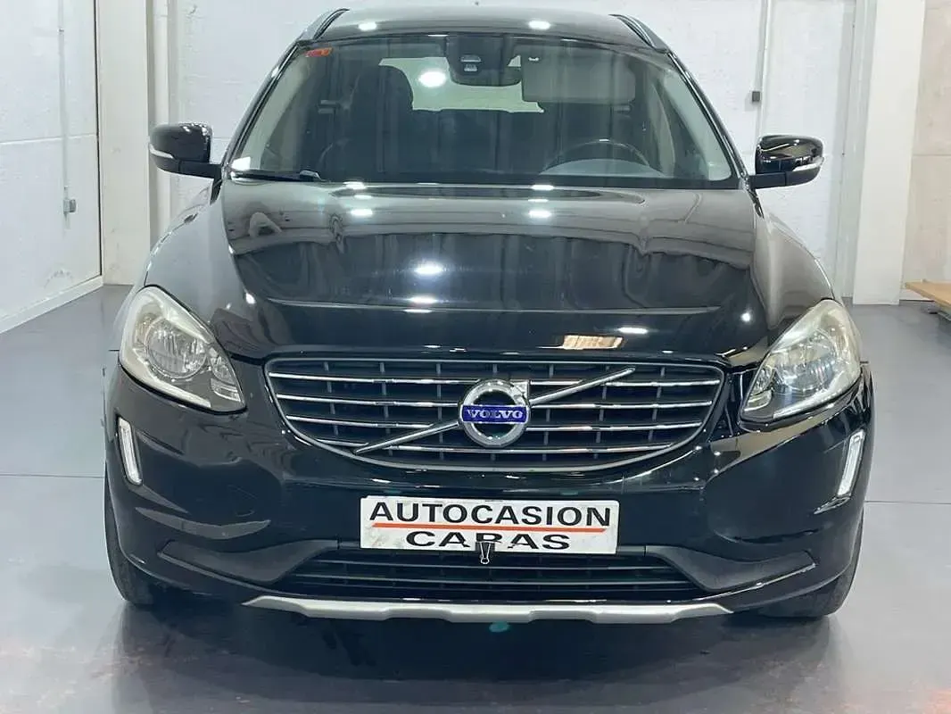 Usado Volvo XC60 Momentum 190 CV (139 kW) 2017 Negro SUV