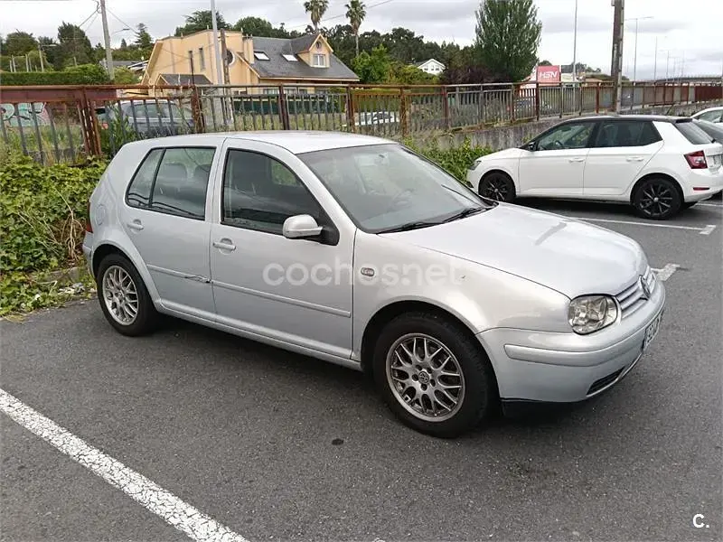 Usado VW Golf IV Highline 115 CV (84 kW) 2000 Gris / plata Berlina
