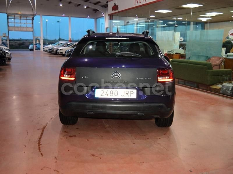 Usado Citroën C4 Feel 82 CV (60 kW) 2016 Violeta / lila Berlina