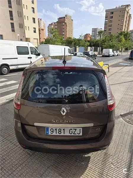 Usado Renault Scénic III Dynamique 105 CV (77 kW) 2011 Beige Monovolumen