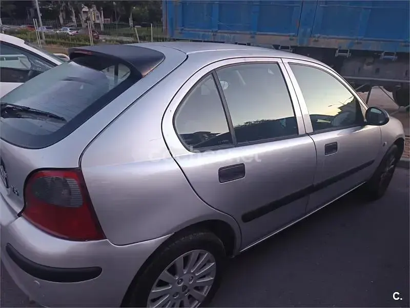 Usado Rover 25 109 CV (80 kW) 2003 Gris / plata Utilitario