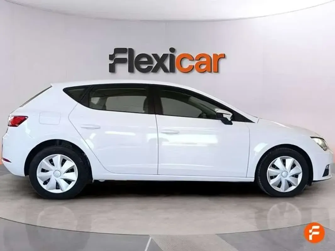 Usado Seat Leon Reference 90 CV (66 kW) 2019 Blanco Berlina