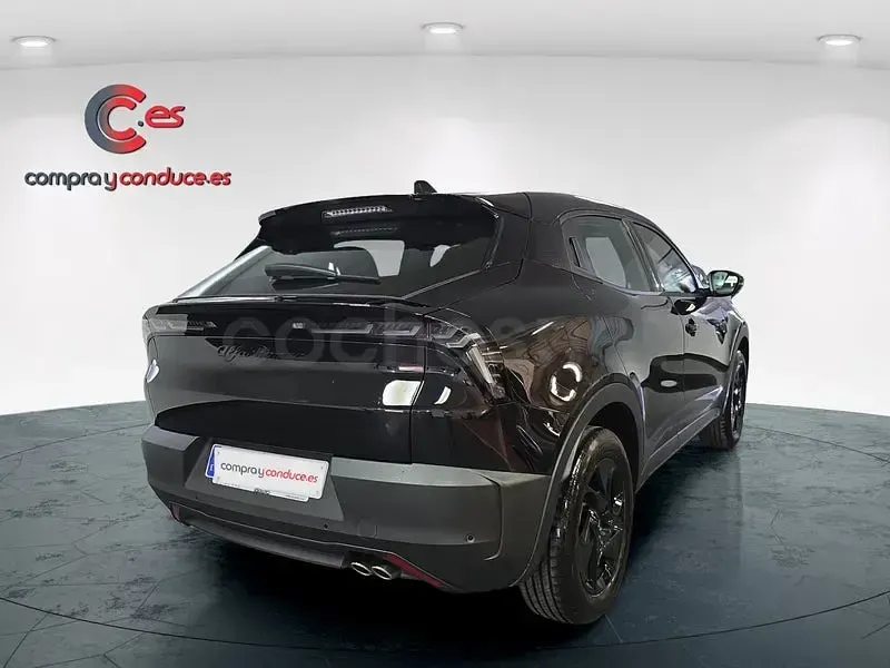 Usado Alfa Romeo Junior 136 CV (100 kW) 2025 Negro SUV