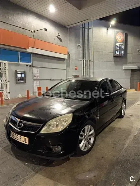 Usado Opel Vectra Sport 120 CV (88 kW) 2006 Negro Berlina