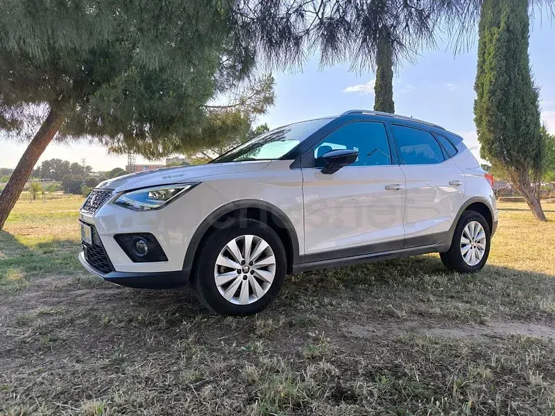 Usado Seat Arona Ecomotive 95 CV (69 kW) 2018 Blanco SUV