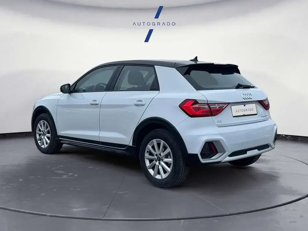 Używany Audi A1 Premium 109 KM (80 kW) 2021 Biały SUV