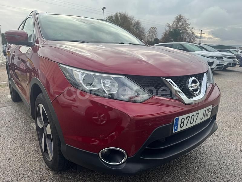 Usado Nissan Qashqai N-Vision 163 CV (119 kW) 2016 Granate SUV