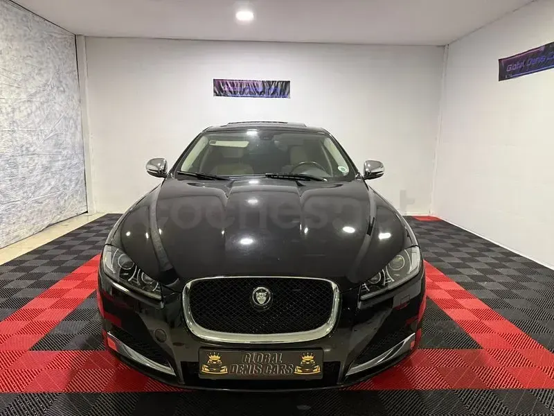 Usado Jaguar XF Premium Luxury 275 CV (202 kW) 2013 Negro Berlina