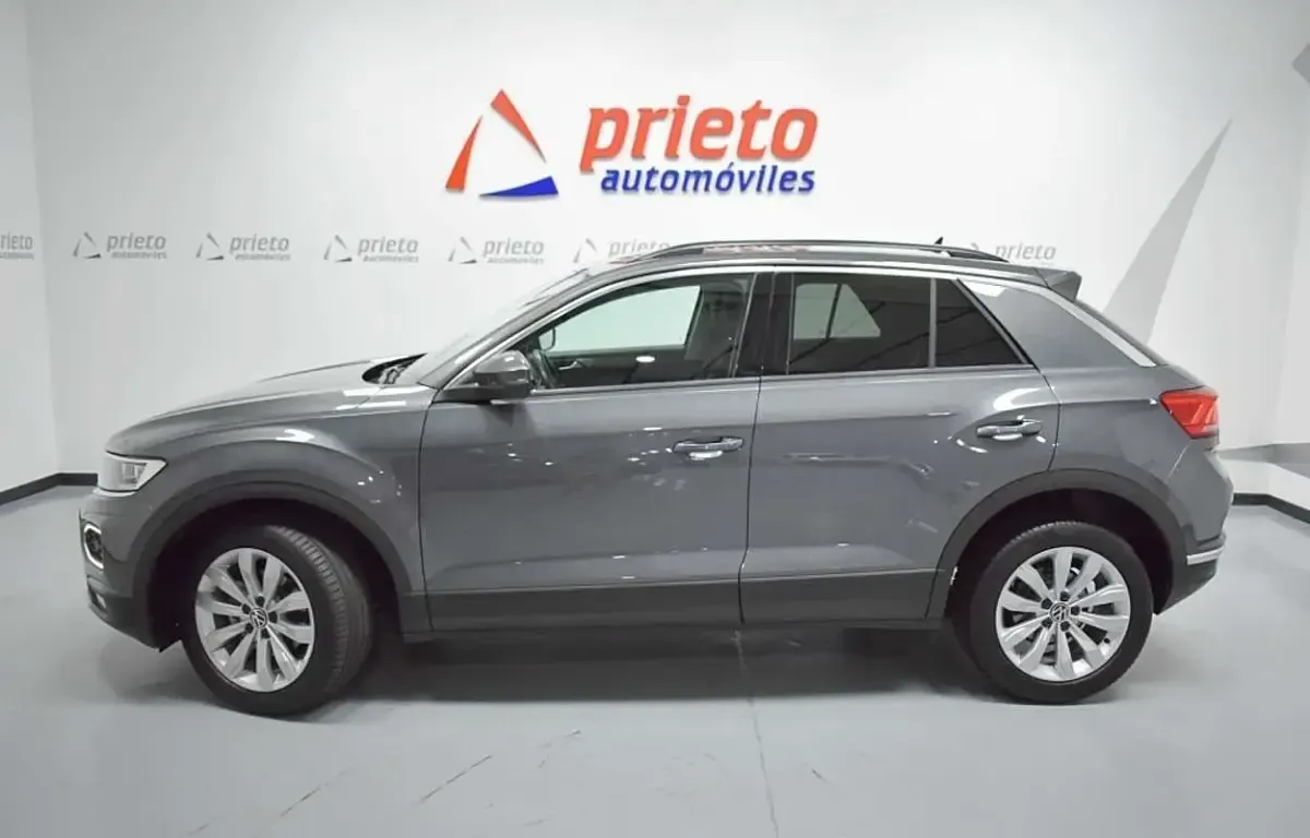 Usado VW T-Roc Advance 116 CV (85 kW) 2021 Gris SUV