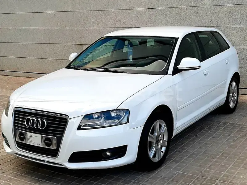 Usado Audi A3 Attraction 105 CV (77 kW) 2010 Blanco Utilitario