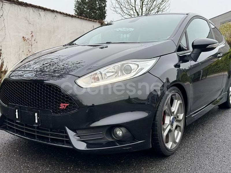 Negro Usado 2014 Ford Fiesta ST Berlina | 11.990 € (Precio justo) - Imagen 1/4