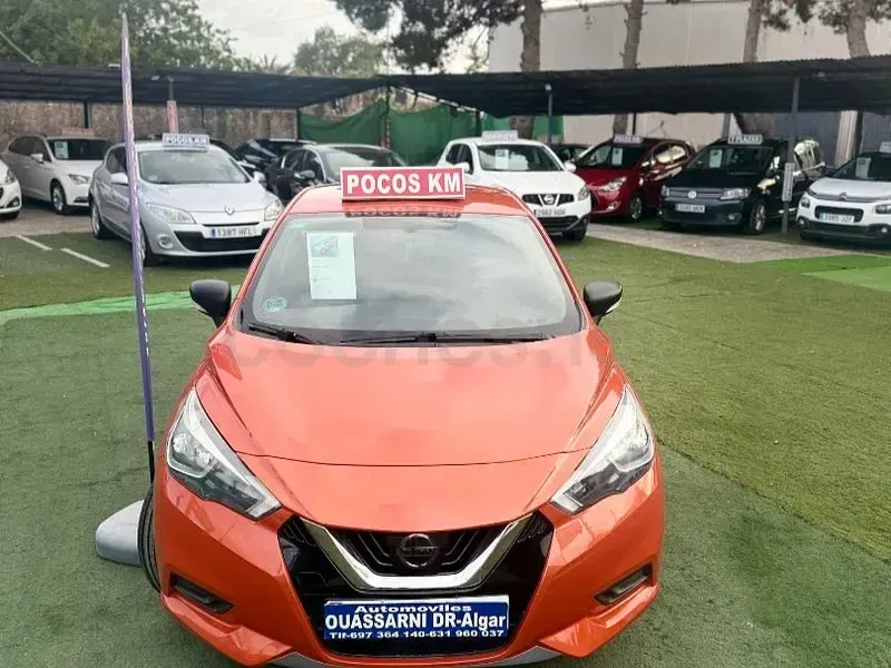 Usado Nissan Micra Acenta 71 CV (52 kW) 2018 Naranja Utilitario
