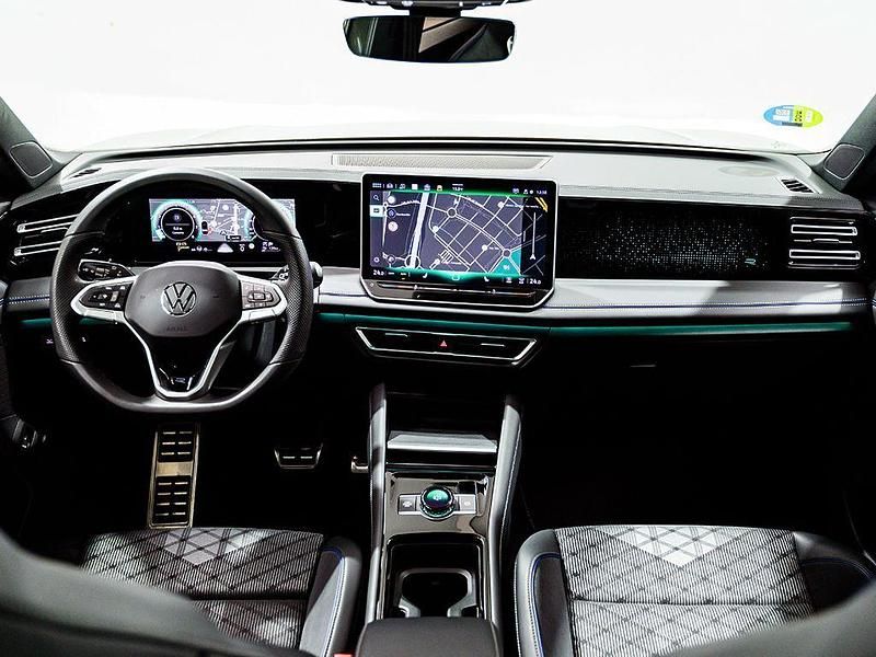 Usado VW Tiguan R-line 150 CV (110 kW) 2025 Verde SUV