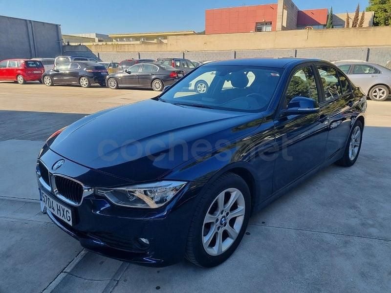 Usado BMW 318 143 CV (105 kW) 2014 Azul Berlina