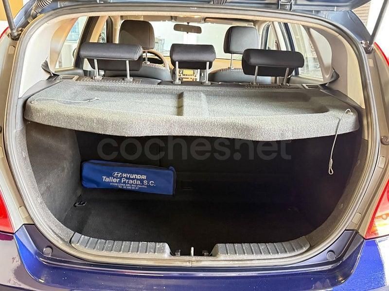 Usado Hyundai i30 Style 115 CV (84 kW) 2007 Azul Utilitario