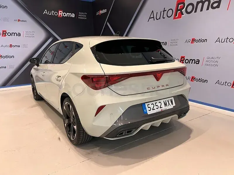 Usado Cupra Leon 150 CV (110 kW) 2025 Beige Berlina