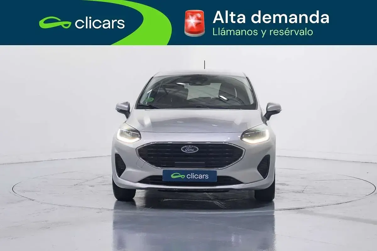 Usado Ford Fiesta Trend 75 CV (55 kW) 2022 Plateado Utilitario
