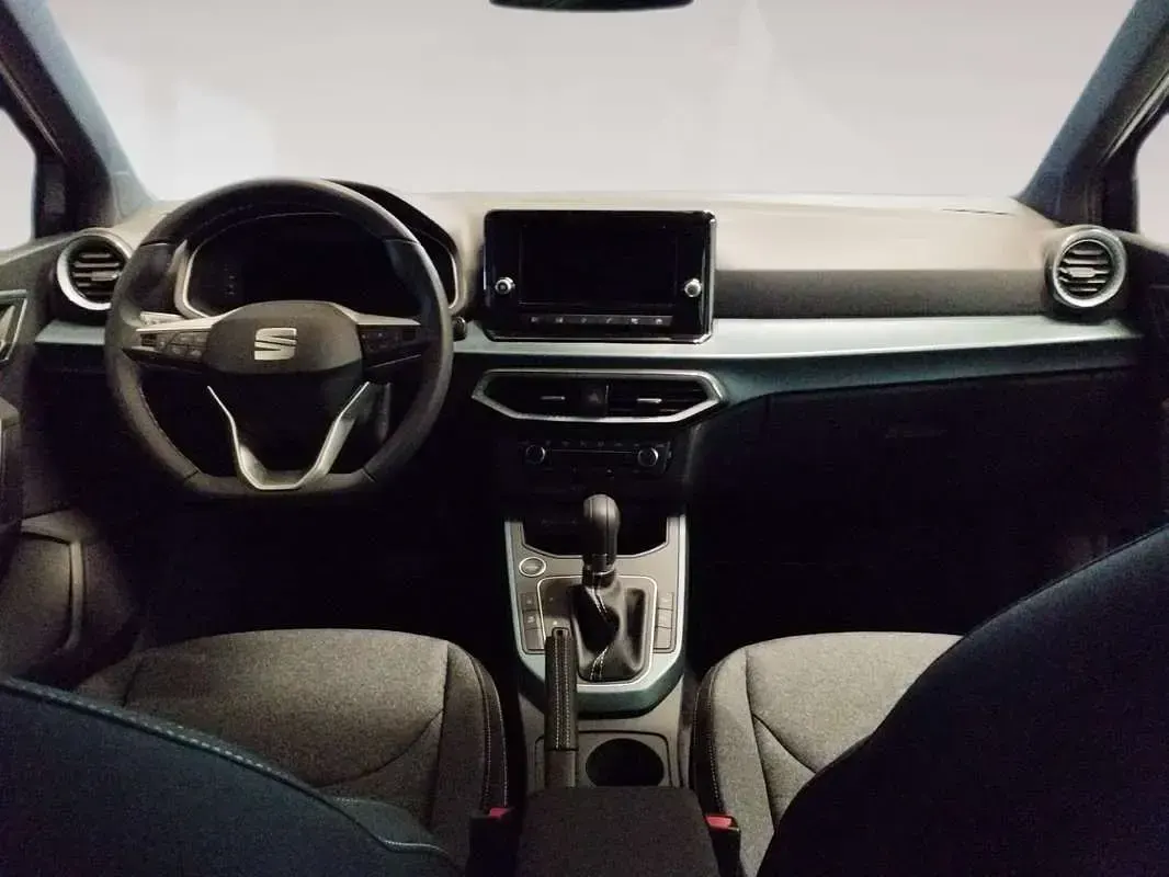Usado Seat Arona Xperience 116 CV (85 kW) 2025 Blanco SUV