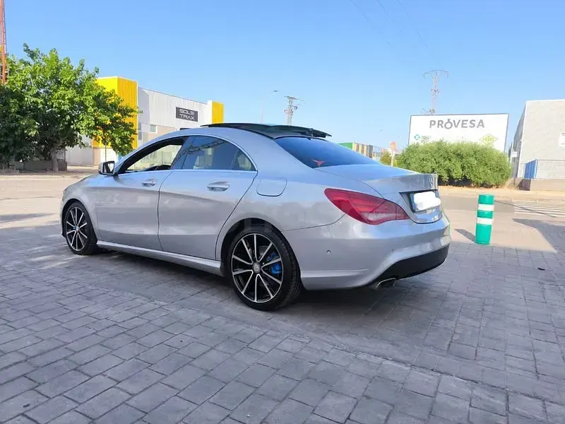 Usado Mercedes CLA220 AMG line 170 CV (125 kW) 2013 Gris / plata Coupe