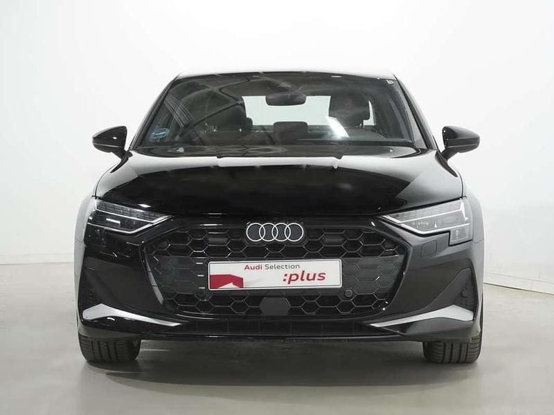 Usado Audi A3 Advanced 116 HP (85 kW) 2025 Preto Sedan