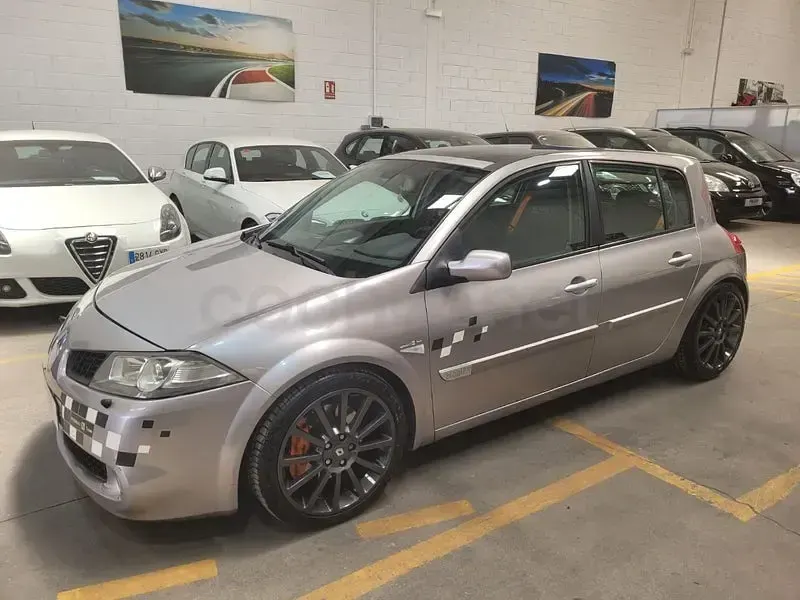 Usado Renault Mégane III 225 CV (165 kW) 2008 Gris / plata Berlina