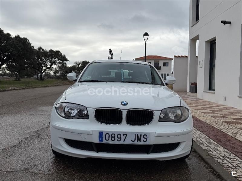 Blanco Usado 2011 BMW 118 Utilitario | 4700 € (Super precio) - Imagen 1/4