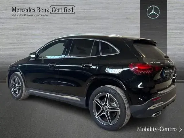 Usado Mercedes GLA250 218 CV (160 kW) 2025 Negro noche SUV