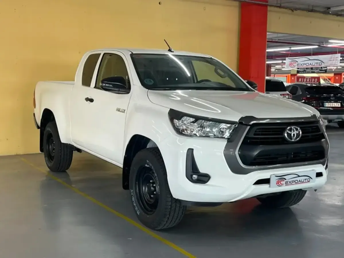 Usado Toyota HiLux 150 CV (110 kW) 2021 Blanco Pickup/Camioneta