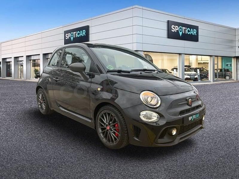 Usado Abarth 695 180 CV (132 kW) 2023 Negro Utilitario