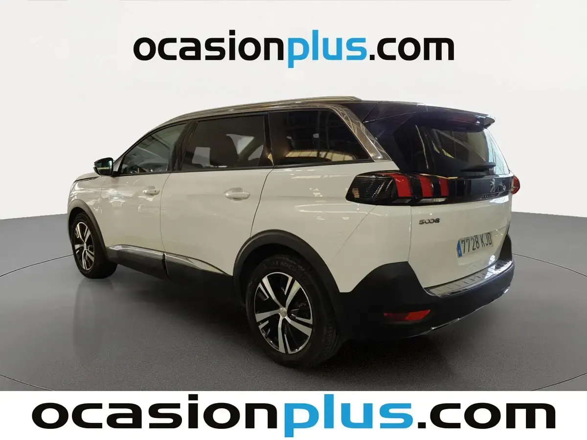 Usado Peugeot 5008 Allure 131 CV (96 kW) 2018 Blanco SUV