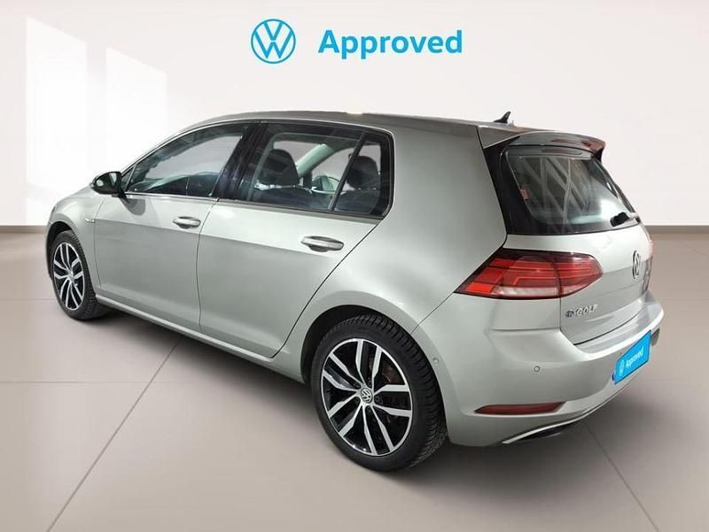 Usado VW e-Golf 100 kW (136 CV) 2020 Plata tungsteno (metalizado) Utilitario