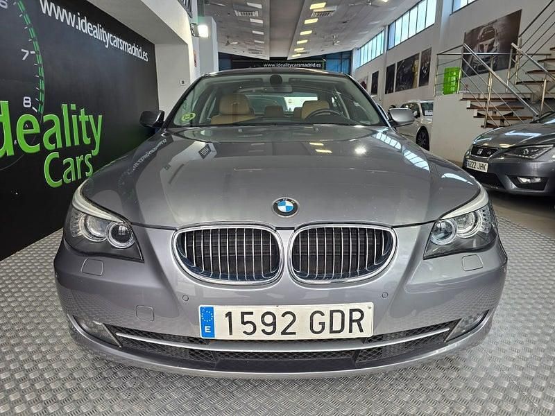 Usado BMW 530 235 CV (172 kW) 2008 Gris / plata Berlina