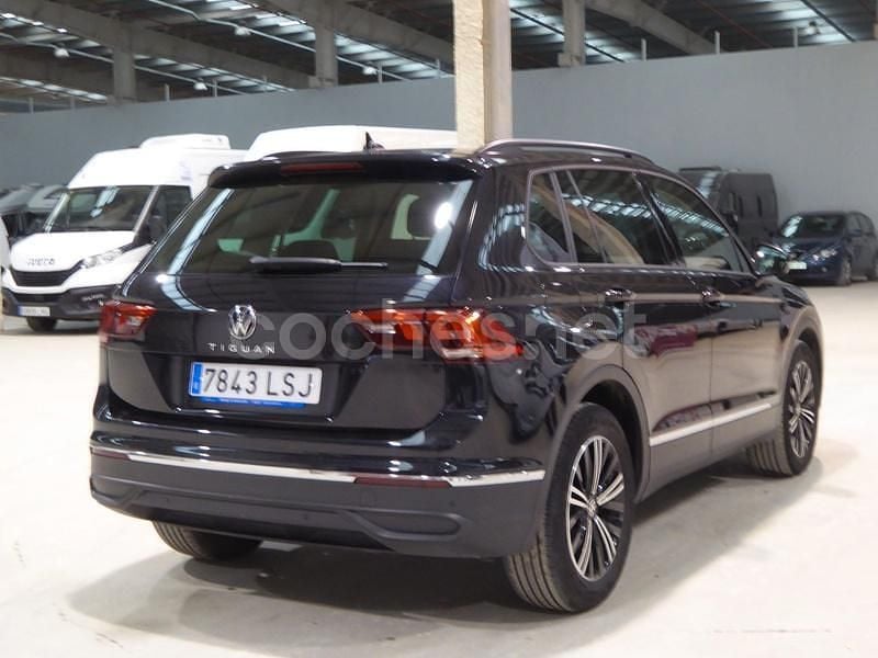 Usado VW Tiguan Life 150 CV (110 kW) 2021 Negro SUV