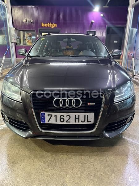 Usado Audi A3 Ambition 140 CV (102 kW) 2012 Negro Utilitario
