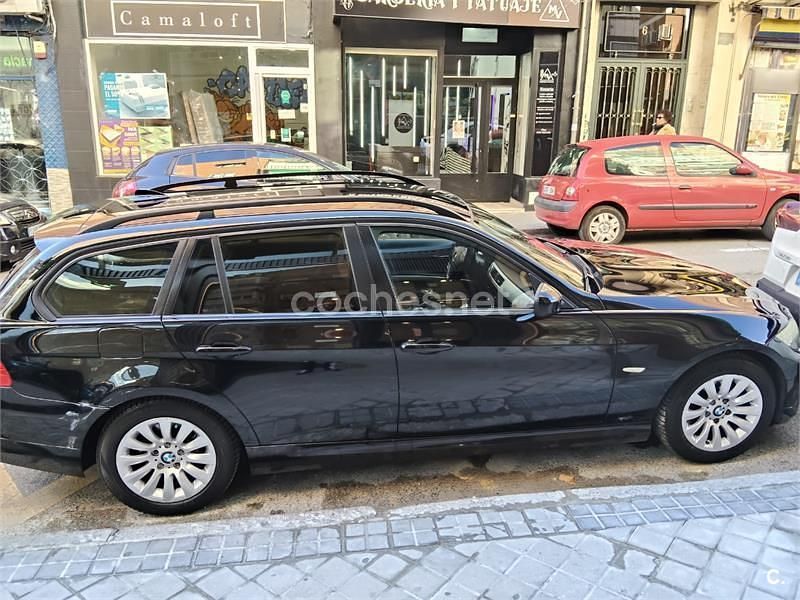 Usado BMW 320 177 CV (130 kW) 2009 Negro Familiar