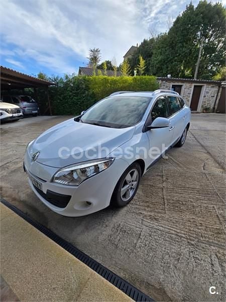 Usado Renault Mégane GrandTour Dynamique 105 CV (77 kW) 2010 Blanco Familiar