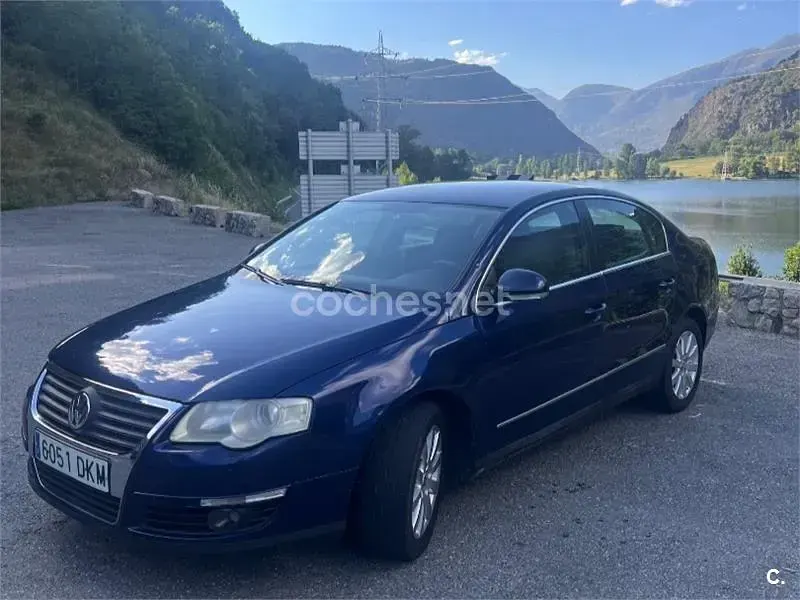 Usado VW Passat Advance 140 CV (102 kW) 2005 Azul Berlina